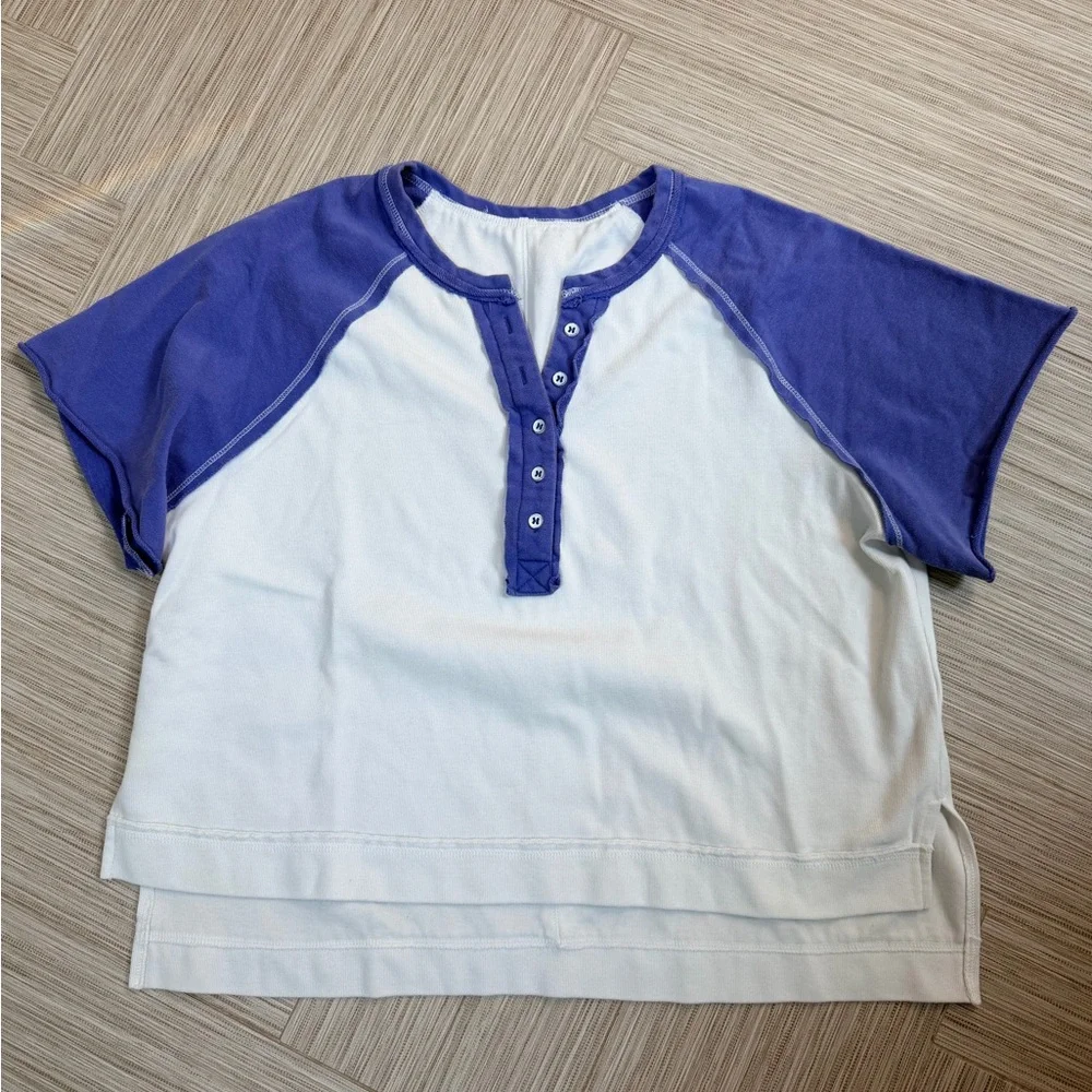 Women’s Two-Tone short-sleeve Sweatshirt Purple & White Henley Top - Picture 1 of 2